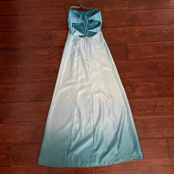 Blue Evening Gown - “Jump Apparel”, Size 5 - Picture 4 of 7